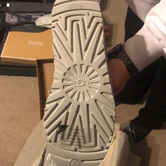 Brand new Uggs - Picture 3 of 4